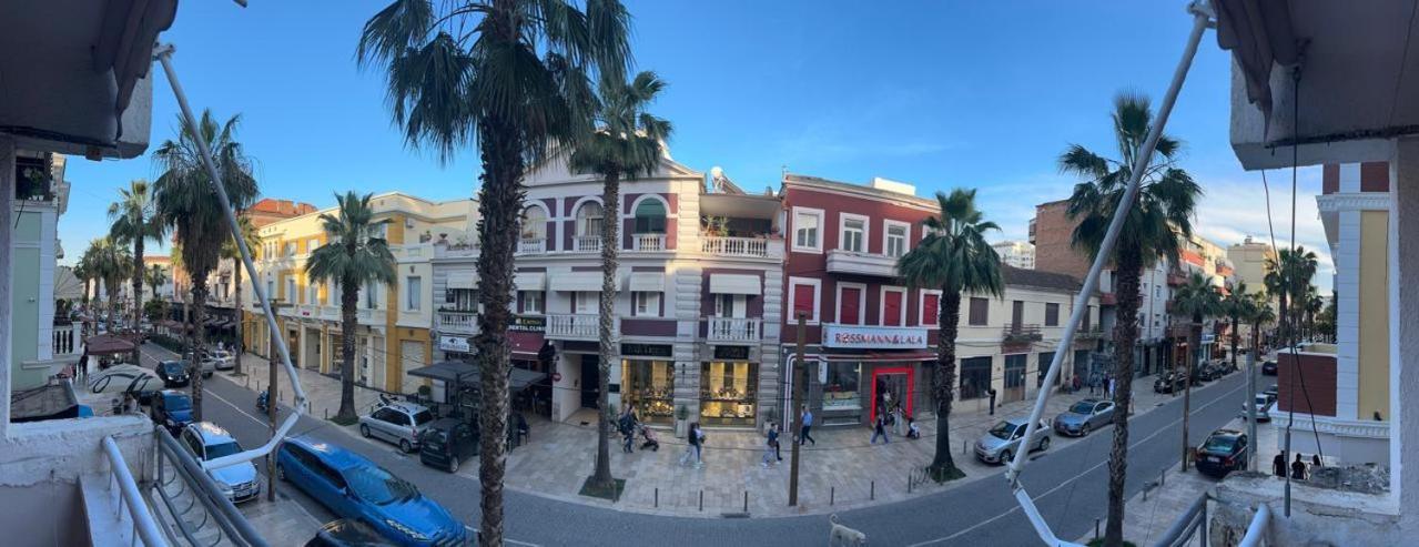 City Center Apartment Durrës Esterno foto