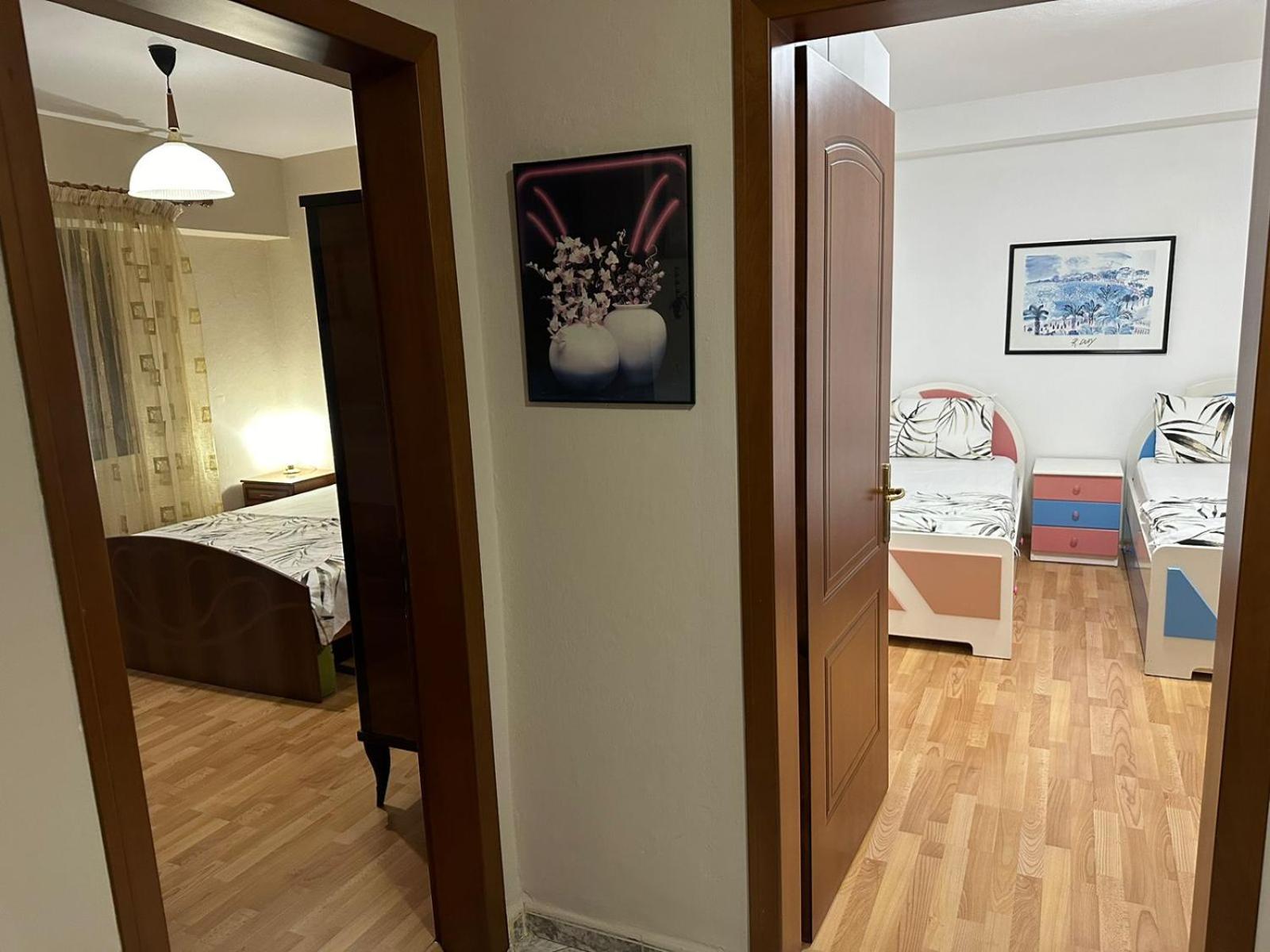 City Center Apartment Durrës Esterno foto